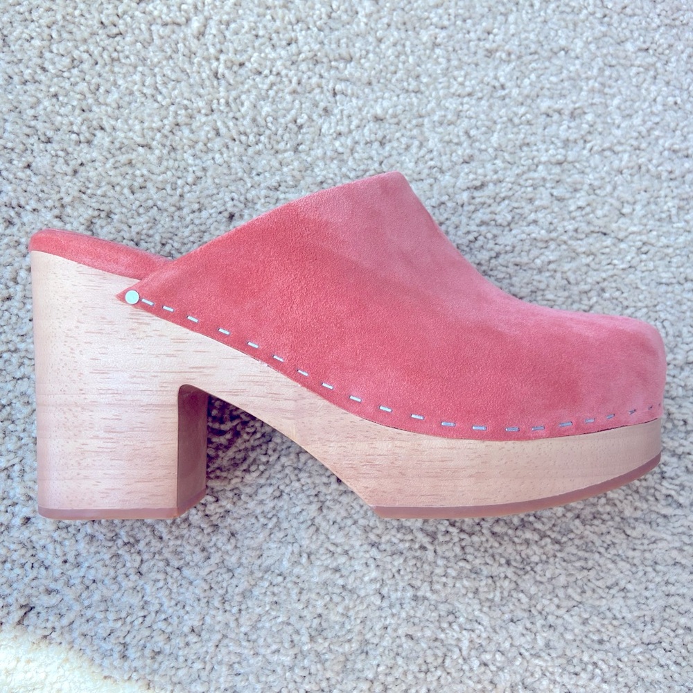 Charlotte Stone Coral Mules